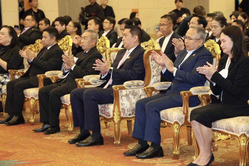 รมว.พม. เป็นประธาน�