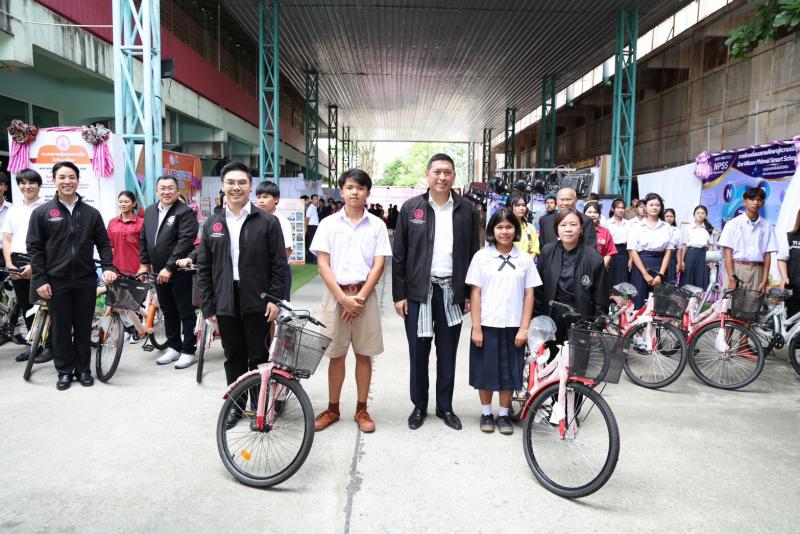 "นิกร" รมว.พม. จั�