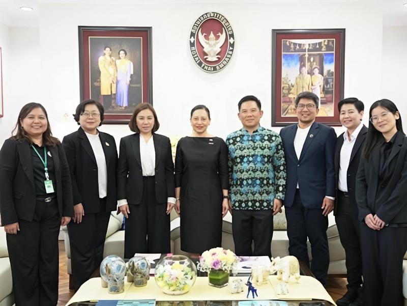 ปลัด พม. มอบหมายให�