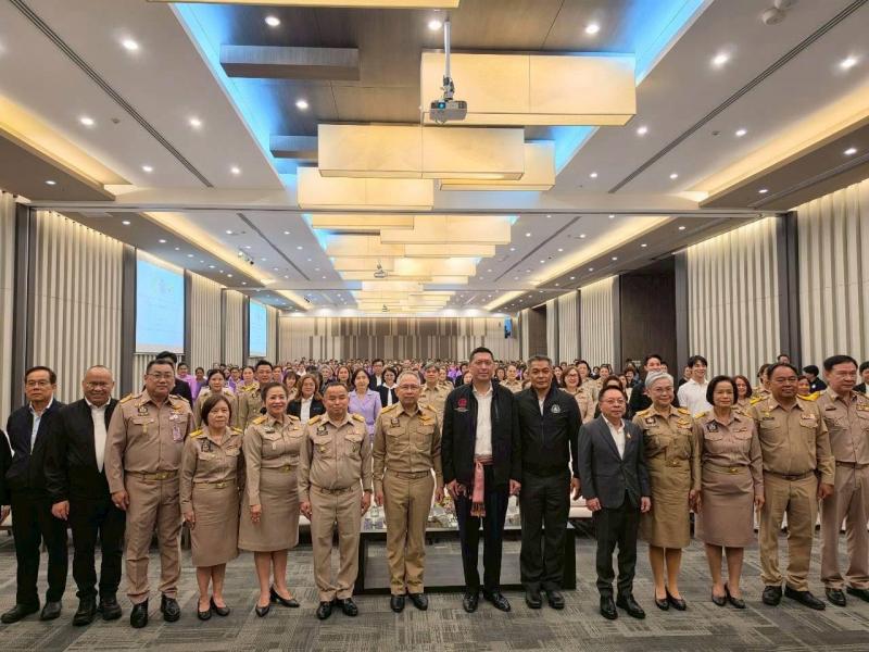 รมว.พม. เป็นประธาน�