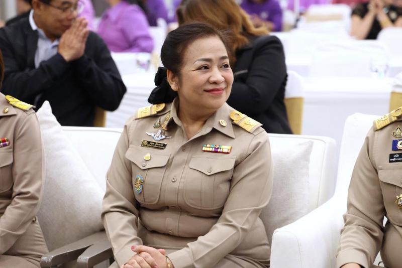 รมว.พม. เป็นประธาน�