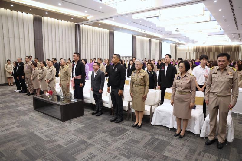 รมว.พม. เป็นประธาน�