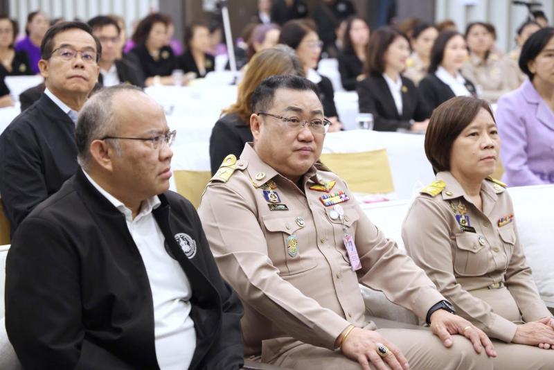 รมว.พม. เป็นประธาน�