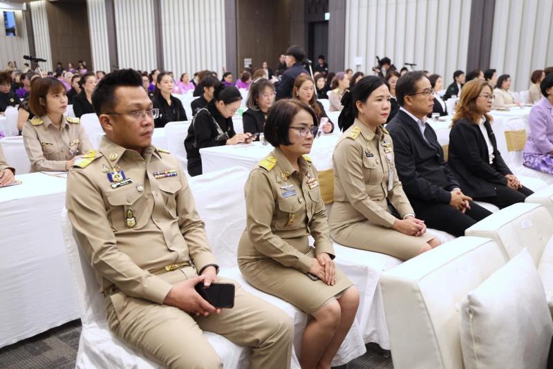 รมว.พม. เป็นประธาน�
