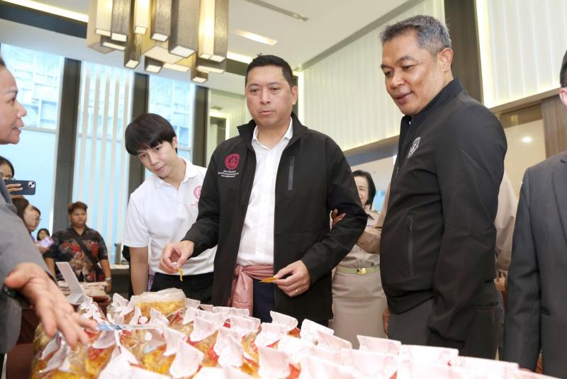 รมว.พม. เป็นประธาน�