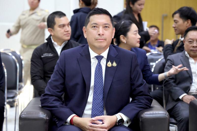 รมว.พม. ลงพื้นที่จ�