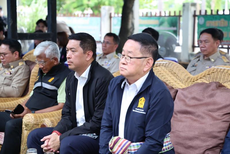 รมว.พม. และ นายประเ�
