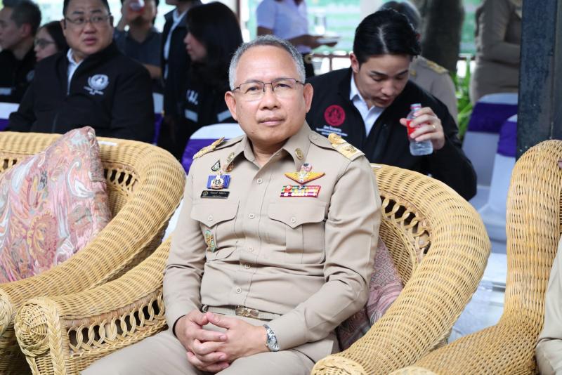 รมว.พม. และ นายประเ�