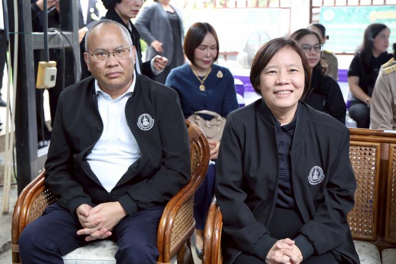 รมว.พม. และ นายประเ�