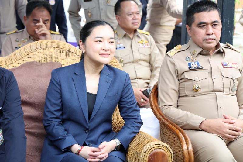 รมว.พม. และ นายประเ�
