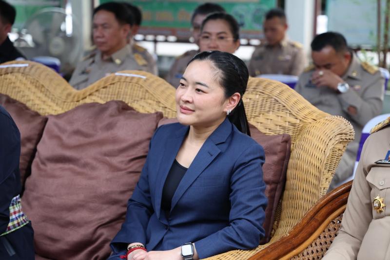 รมว.พม. และ นายประเ�