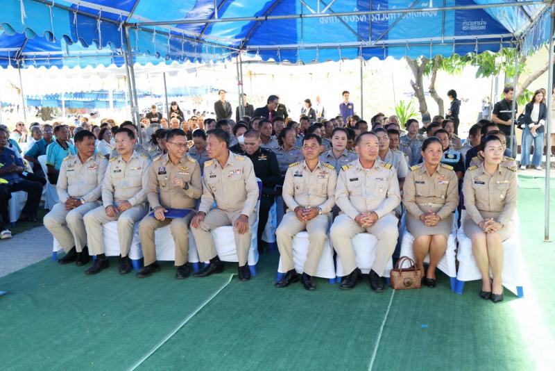 รมว.พม. และ นายประเ�
