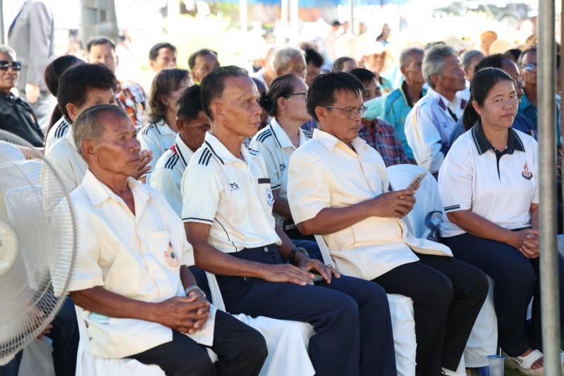 รมว.พม. และ นายประเ�