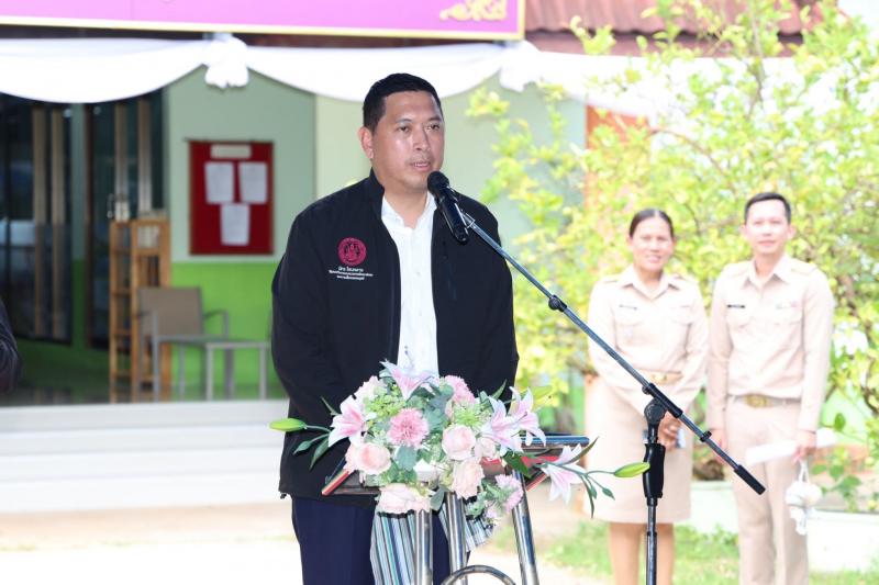 รมว.พม. และ นายประเ�