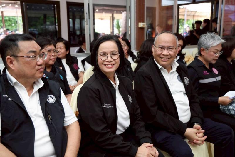 รมว.พม. ลงพื้นที่ต�