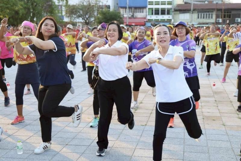 รมว.พม. ร่วมกิจกรร�