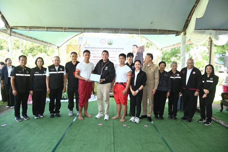 รมว.พม. ลงพื้นที่จ�