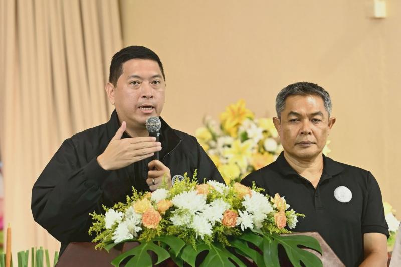 รมว.พม. ลงพื้นที่จ�