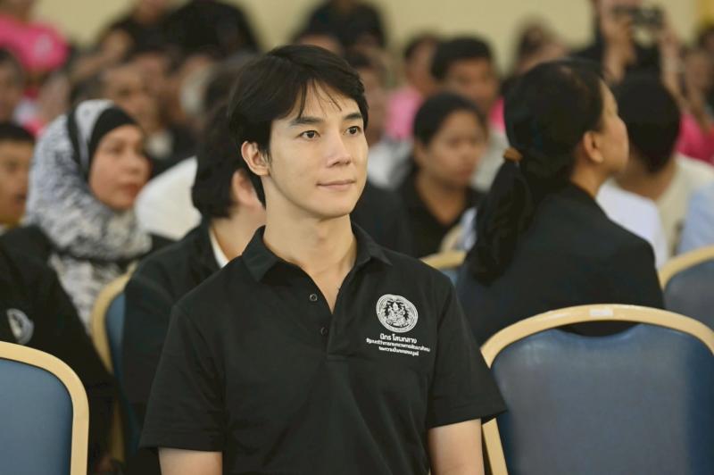 รมว.พม. ลงพื้นที่จ�