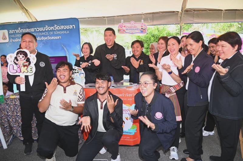 รมว.พม. ลงพื้นที่จ�