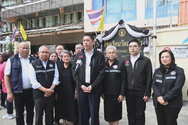 รมว.พม. ลงพื้นที่เ�