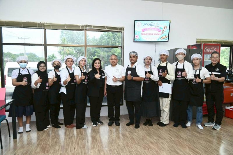 "นิกร" นำทีม พม. �