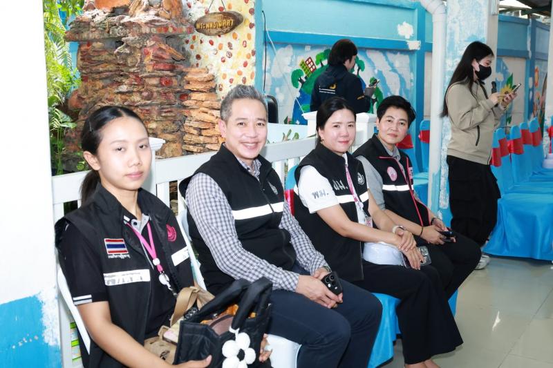 นางเตือนใจ คงสมบั�