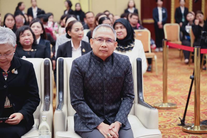 ปลัด พม. ร่วมแสดงค�