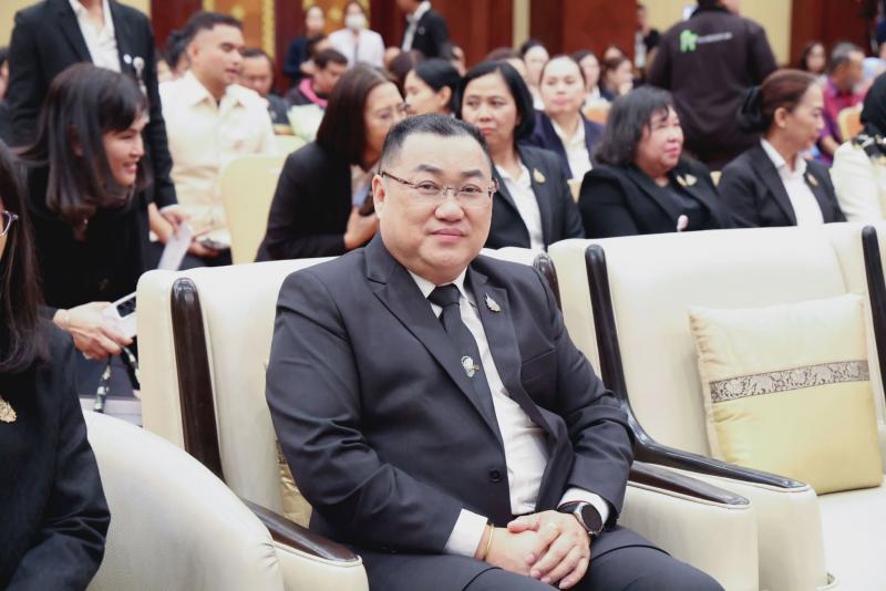 ปลัด พม. ร่วมแสดงค�