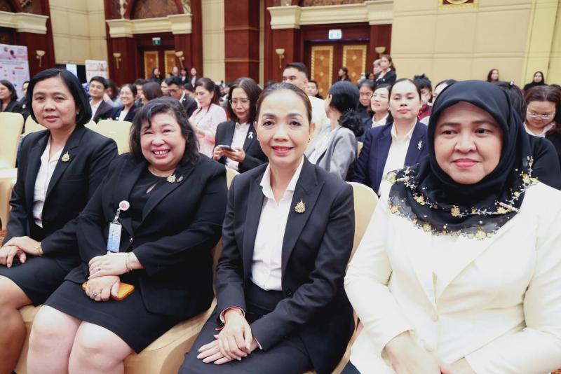 ปลัด พม. ร่วมแสดงค�