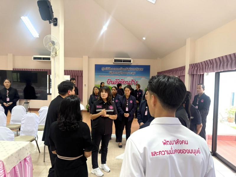 นางสาวชวนชม จันทะ�