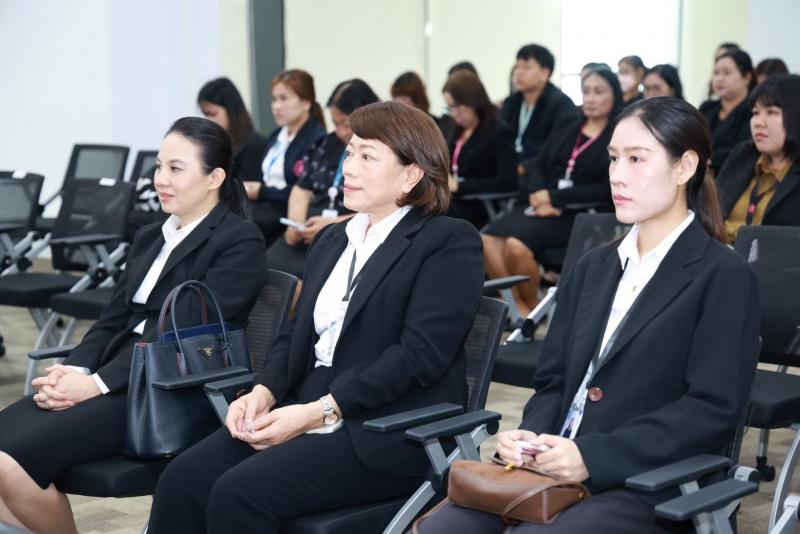 กระทรวง พม. โดยศูน�