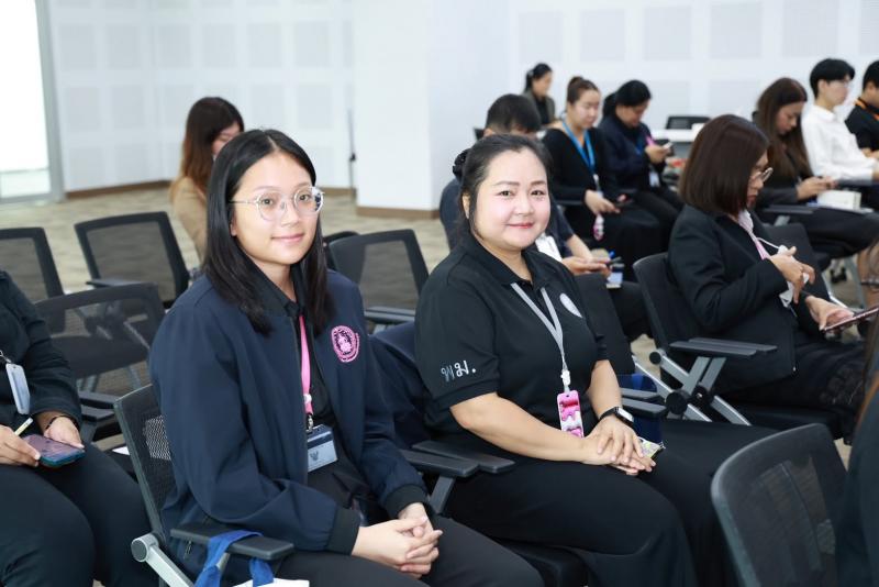 กระทรวง พม. โดยศูน�