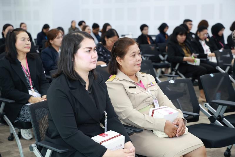 กระทรวง พม. โดยศูน�
