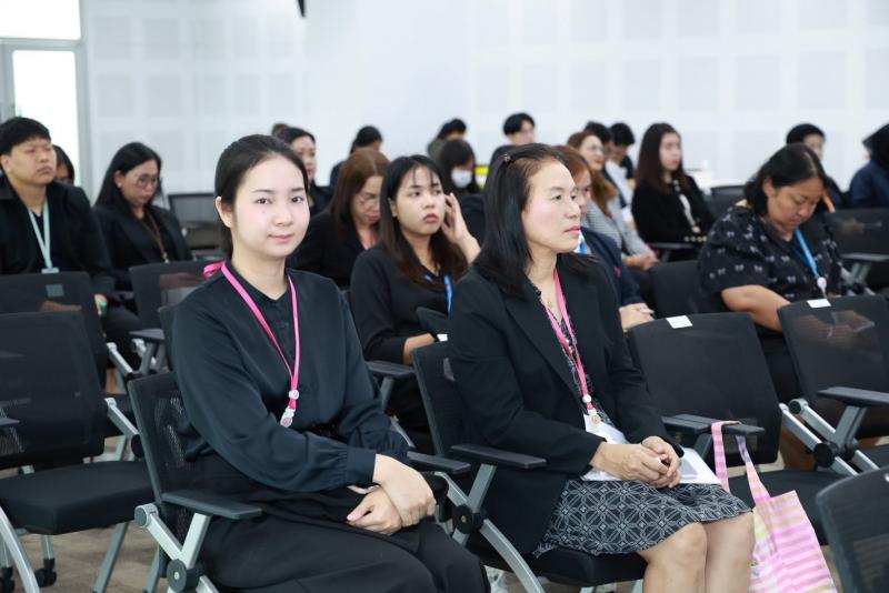 กระทรวง พม. โดยศูน�