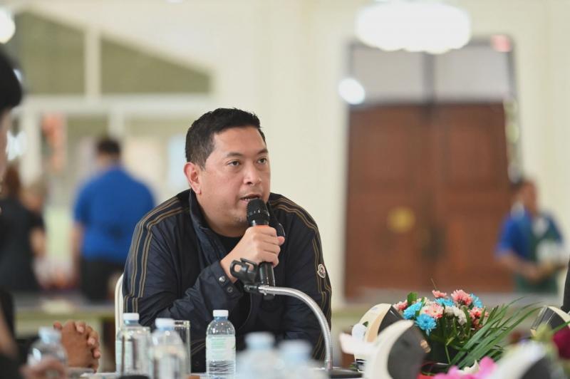 รมว.พม. ลงพื้นที่จ�