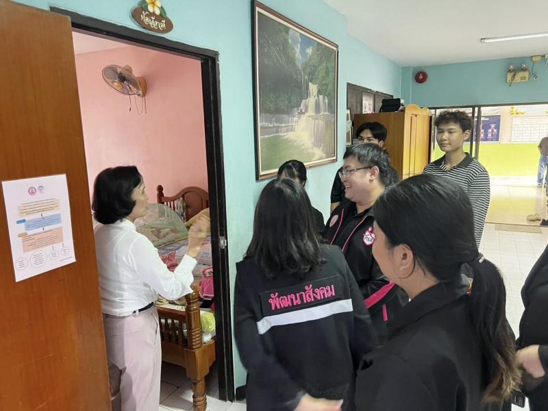 นางวาสนา ทองจันทร�