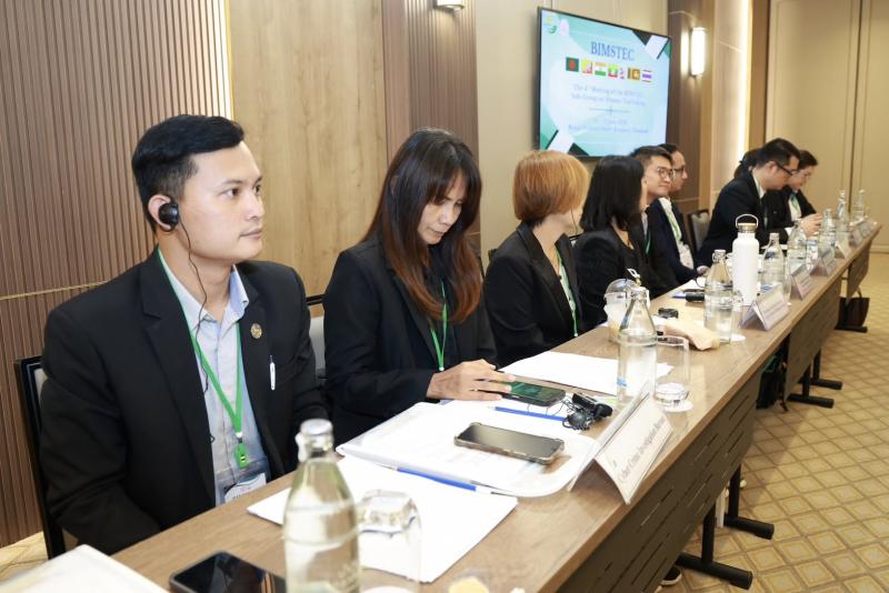 นางสาวสุนีย์ ศรีส�