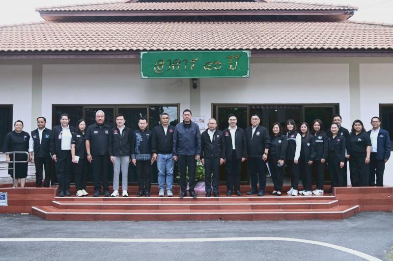 รมว.พม. ลงพื้นที่จ�
