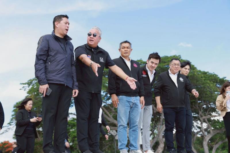 รมว.พม. ลงพื้นที่จ�