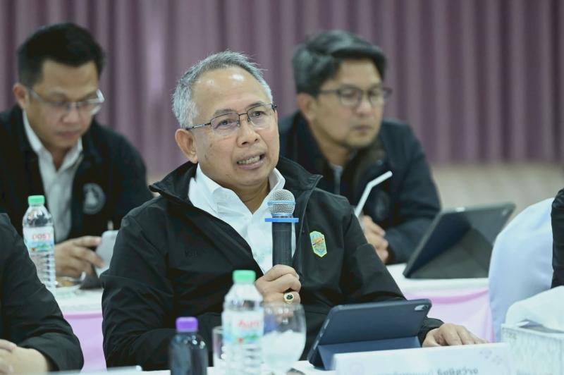 รมว.พม. ลงพื้นที่จ�
