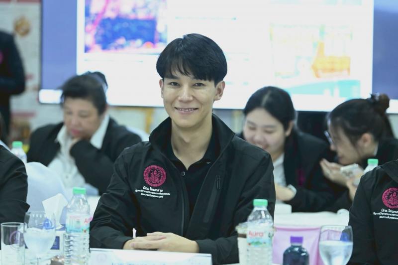 รมว.พม. ลงพื้นที่จ�