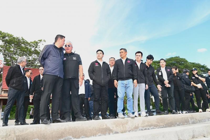 รมว.พม. ลงพื้นที่จ�