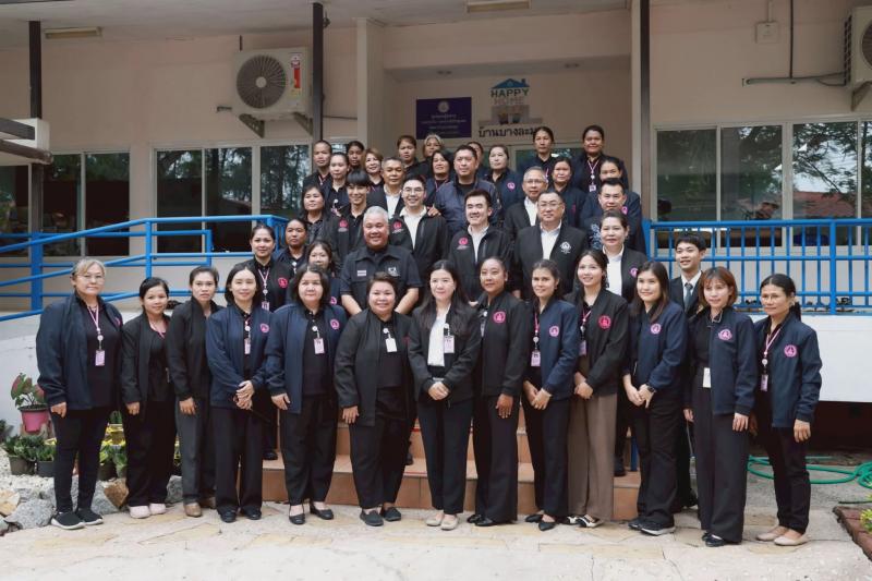 รมว.พม. ลงพื้นที่จ�