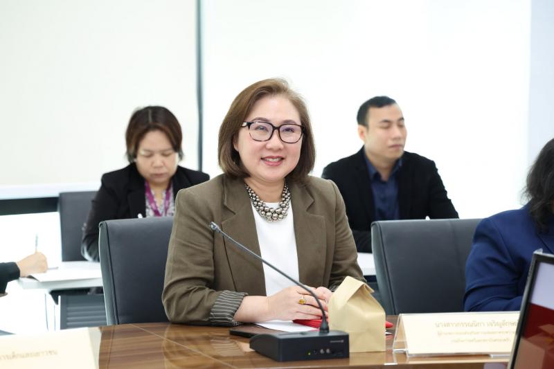 นางสาวสุนีย์ ศรีส�
