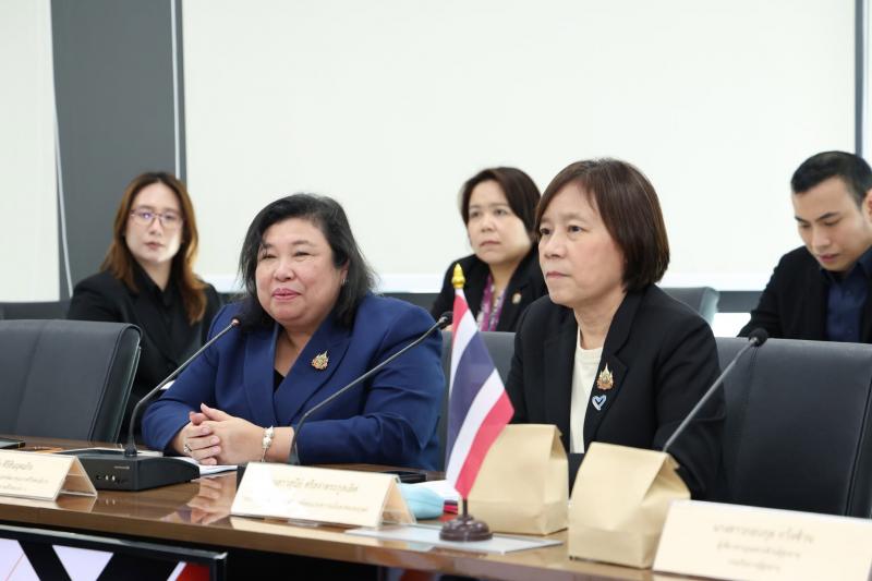 นางสาวสุนีย์ ศรีส�