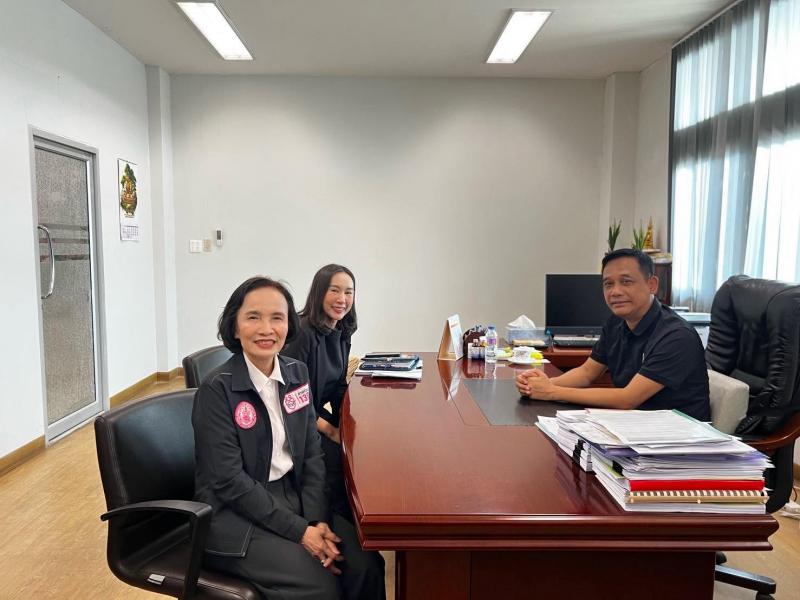นางวาสนา ทองจันทร�