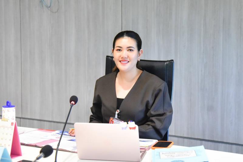นางเตือนใจ คงสมบั�