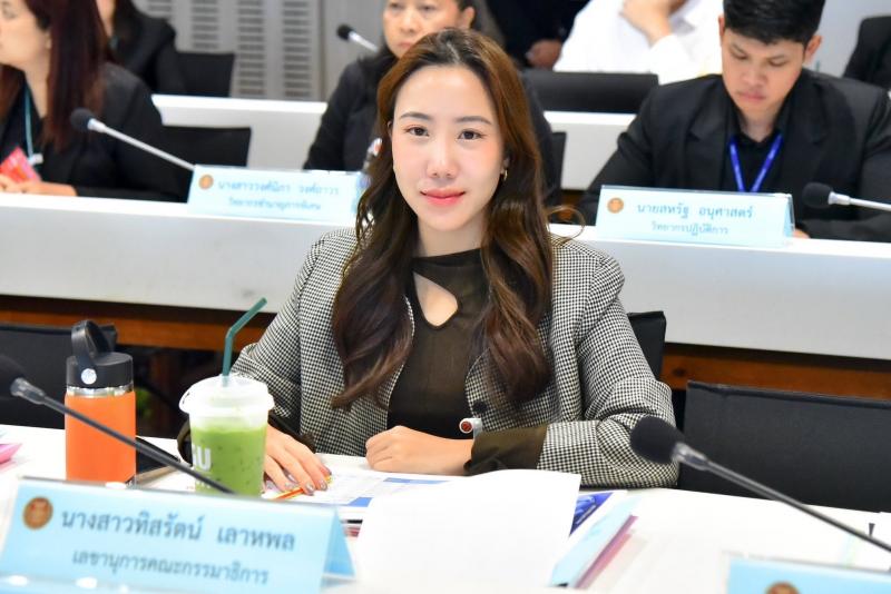 นางเตือนใจ คงสมบั�