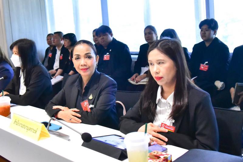 นางเตือนใจ คงสมบั�